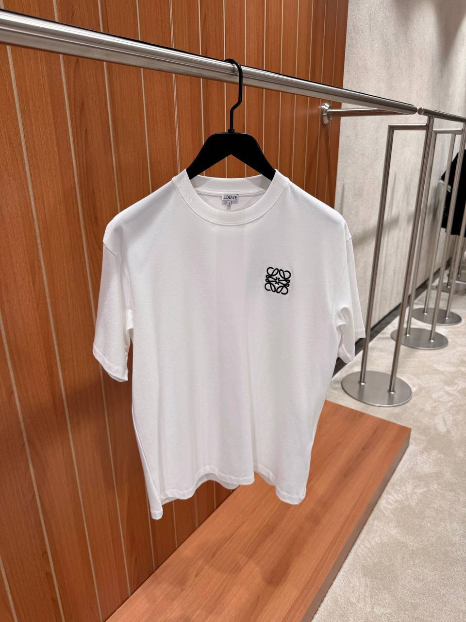 Loewe Anagram Embroidered T-Shirt (White)