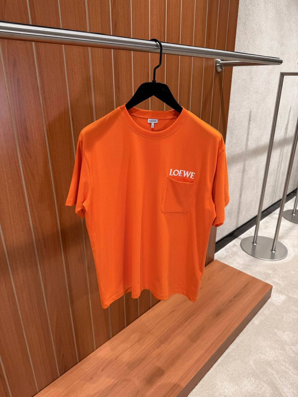 Loewe Embroidered-Logo Pocket Tee – Orange
