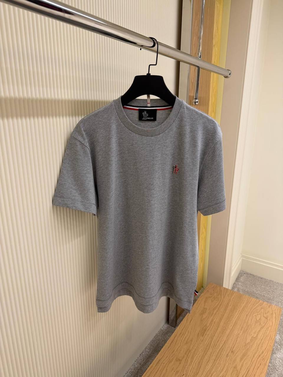 Moncler Logo-Patch Cotton T-Shirt – Grey